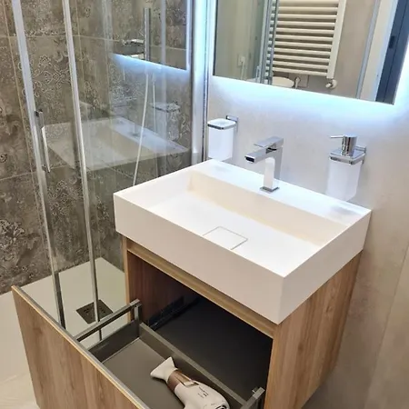 Sole Di Diana Luxury * 페스키에라델가르다